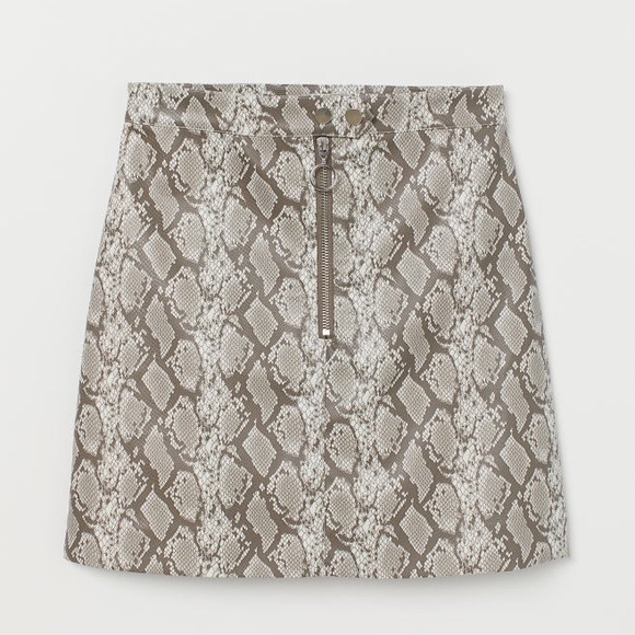 H&M Dresses & Skirts - NEW Faux Leather Skirt